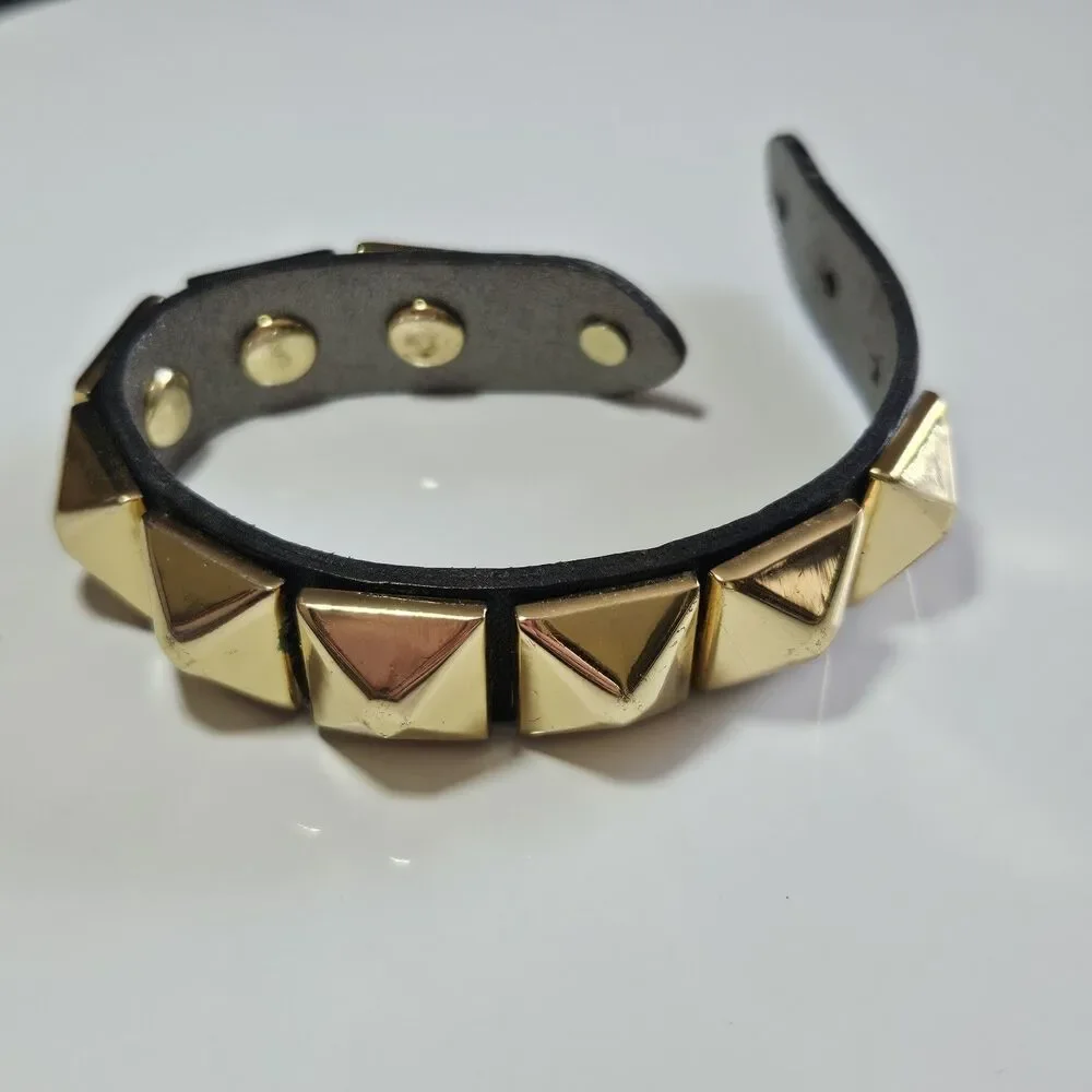 Brown Leather Chunky Gold Tone Spiked Bracelet Adjustable 6.5-8